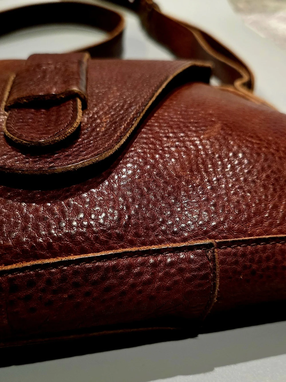 Men's Brown Leather Messenger Crossbody Bag - Classic Everyday Carry